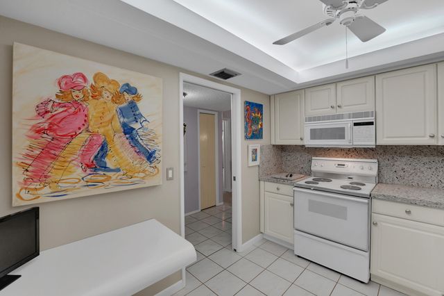 804 CYPRESS GROVE Lane 210, Pompano Beach, FL 33069