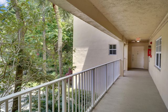 804 CYPRESS GROVE Lane 210, Pompano Beach, FL 33069