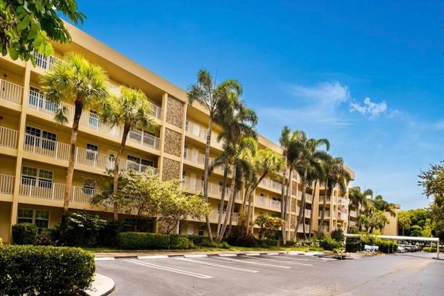 804 CYPRESS GROVE Lane 210, Pompano Beach, FL 33069