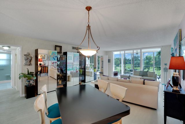 804 CYPRESS GROVE Lane 210, Pompano Beach, FL 33069