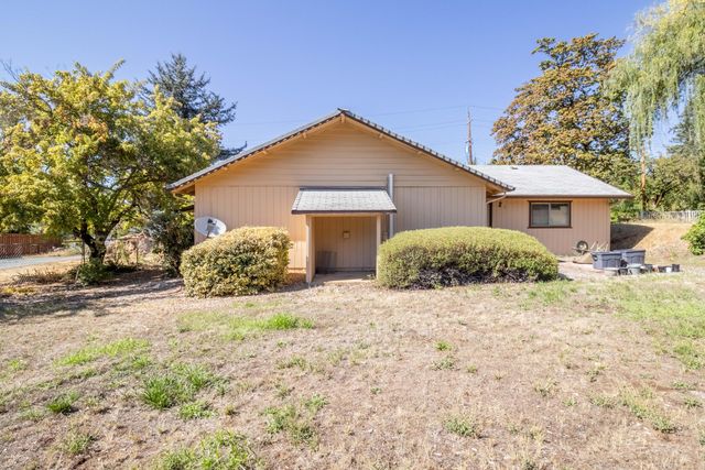 1931 Fruitdale Drive, Grants Pass, OR 97527