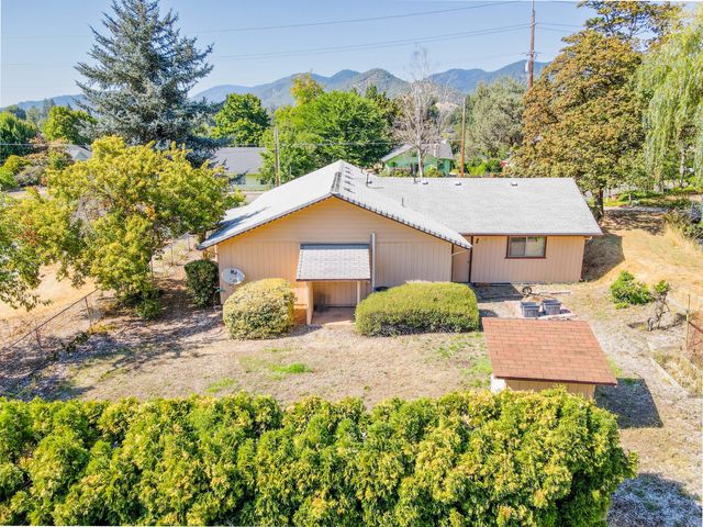 1931 Fruitdale Drive, Grants Pass, OR 97527