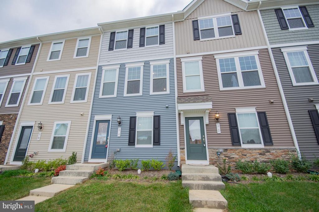 34 COOLIDGE AVE, Ranson, WV 25438