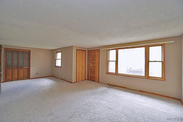 1255 Doebler Drive, North Tonawanda, NY 14120