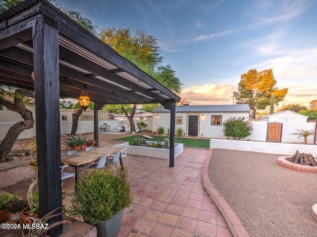 1700 N Winstel Boulevard, Tucson, AZ 85716