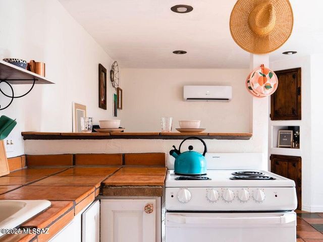 1700 N Winstel Boulevard, Tucson, AZ 85716