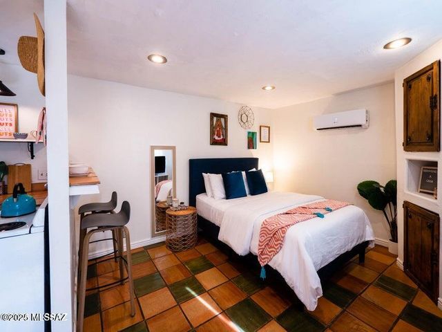 1700 N Winstel Boulevard, Tucson, AZ 85716