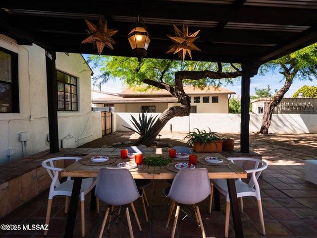 1700 N Winstel Boulevard, Tucson, AZ 85716