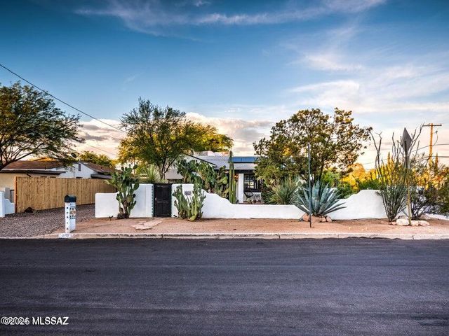 1700 N Winstel Boulevard, Tucson, AZ 85716