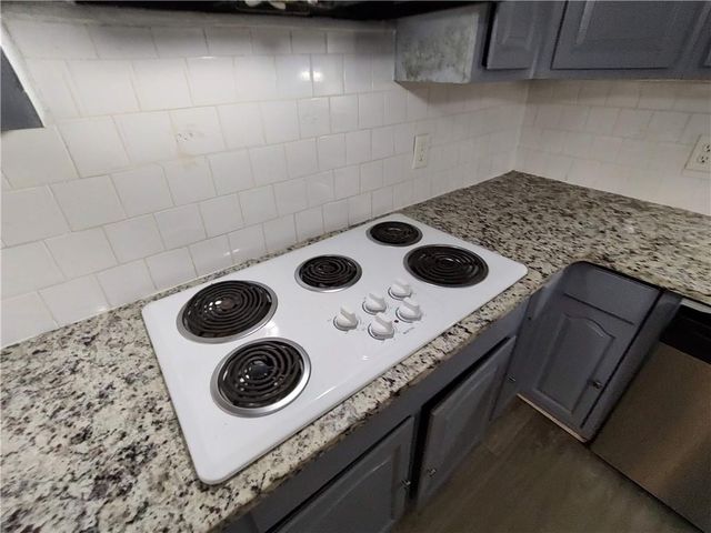 2772 E Lake Road, Mcdonough, GA 30252