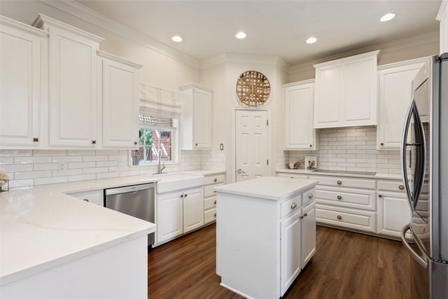 319 Winding Creek Lane, Waco, TX 76657