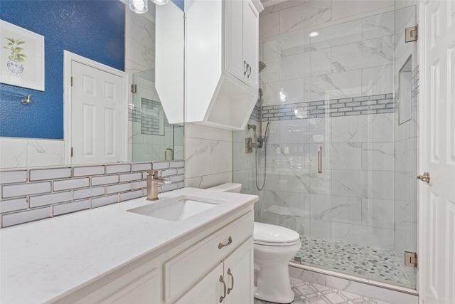 319 Winding Creek Lane, Waco, TX 76657