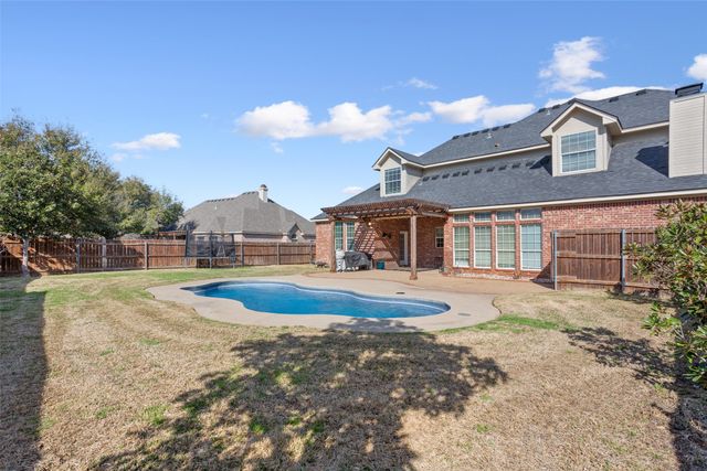 319 Winding Creek Lane, Waco, TX 76657