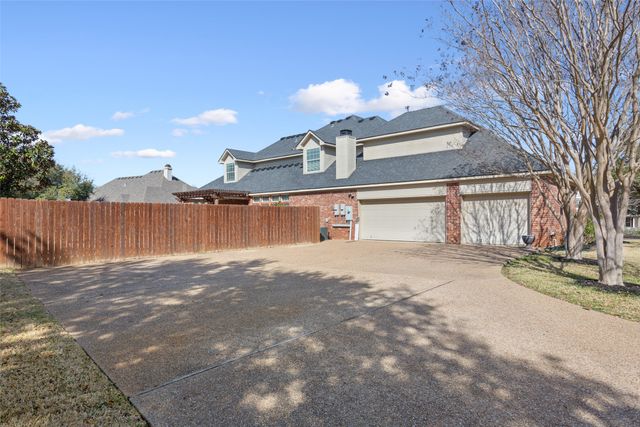 319 Winding Creek Lane, Waco, TX 76657