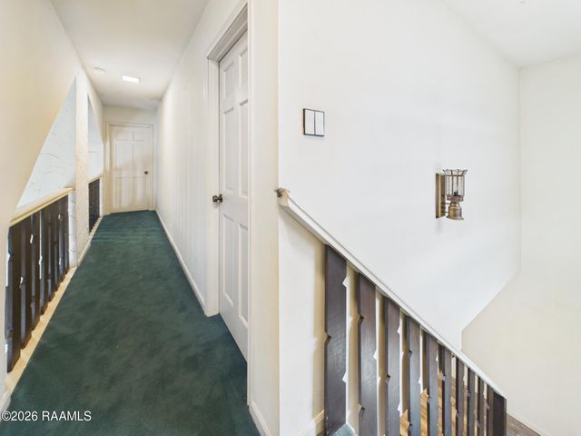 100 Oak Coulee Drive, Lafayette, LA 70507