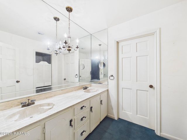 100 Oak Coulee Drive, Lafayette, LA 70507