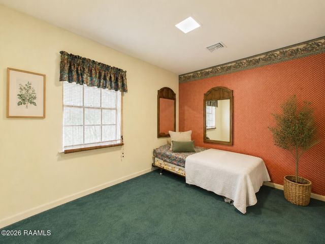 100 Oak Coulee Drive, Lafayette, LA 70507