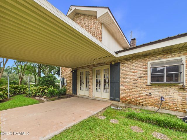 100 Oak Coulee Drive, Lafayette, LA 70507