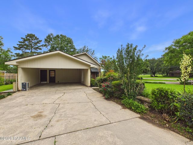 100 Oak Coulee Drive, Lafayette, LA 70507