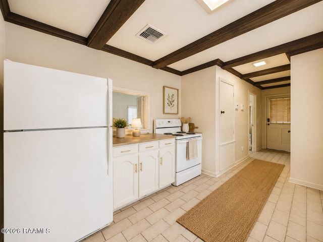 100 Oak Coulee Drive, Lafayette, LA 70507