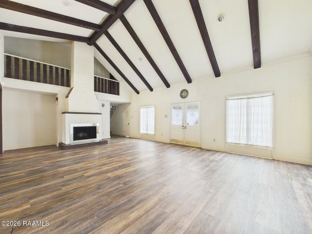 100 Oak Coulee Drive, Lafayette, LA 70507