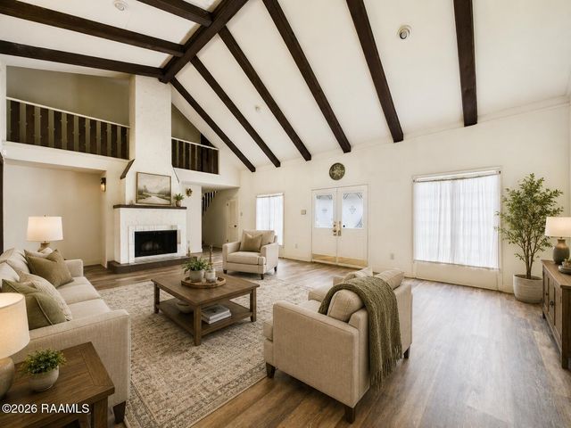 100 Oak Coulee Drive, Lafayette, LA 70507