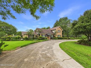 100 Oak Coulee Drive, Lafayette, LA 70507
