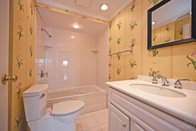 1617 E Mcmillan Street, Cincinnati, OH 45206
