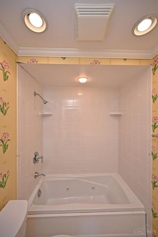 1617 E Mcmillan Street, Cincinnati, OH 45206