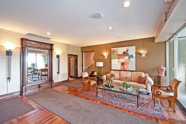 1617 E Mcmillan Street, Cincinnati, OH 45206