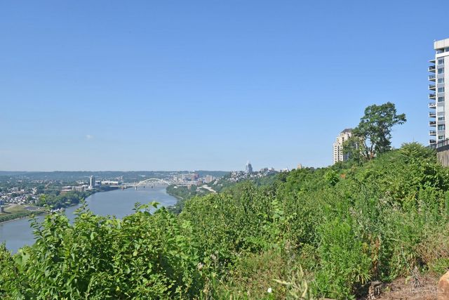 1617 E Mcmillan Street, Cincinnati, OH 45206