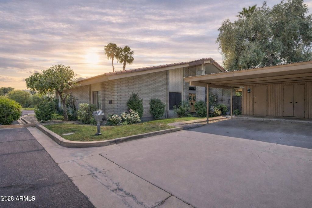 Image 11 of property listing at 4525 N 66TH Street 14, Scottsdale, AZ 85251
