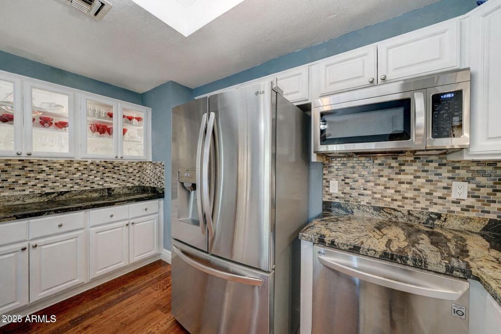 Image 8 of property listing at 4525 N 66TH Street 14, Scottsdale, AZ 85251
