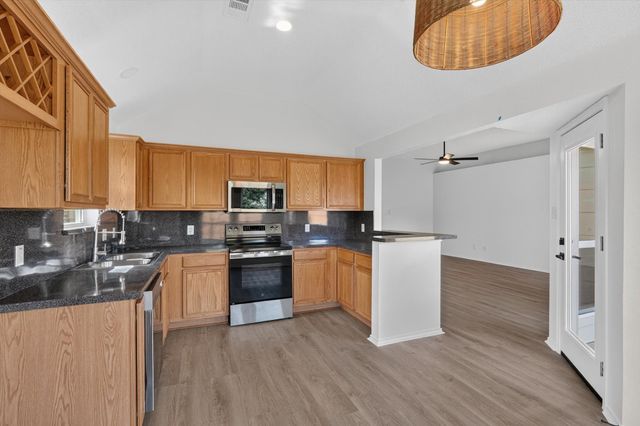 707 Fairview Avenue, Seagoville, TX 75159