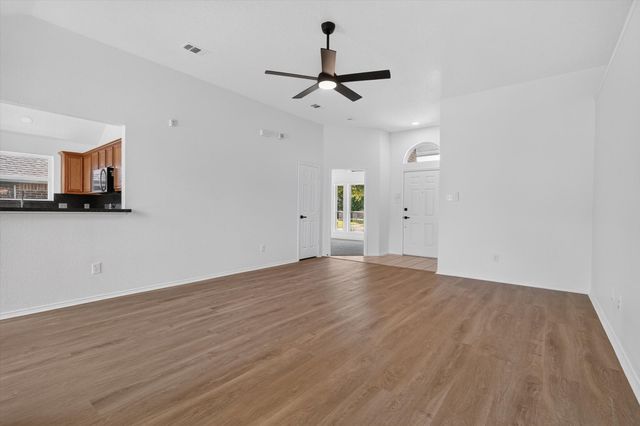 707 Fairview Avenue, Seagoville, TX 75159
