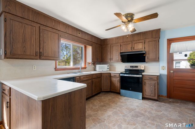 20 cedar Lane, Montville, CT 06382