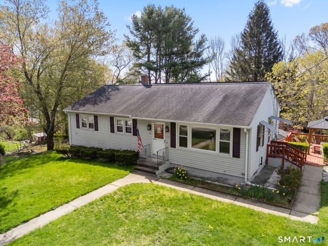 20 cedar Lane, Montville, CT 06382