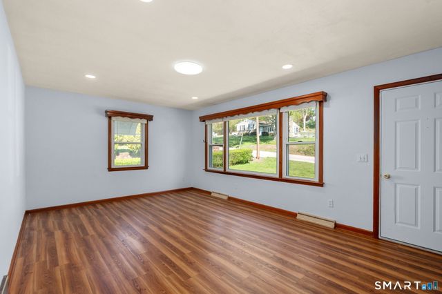 20 cedar Lane, Montville, CT 06382