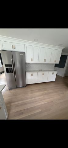 130 Lisa La., North Andover, MA 01845