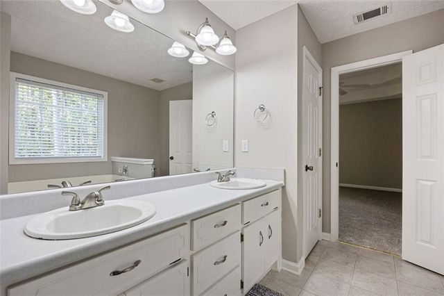 121 Greatwood Drive, White, GA 30184