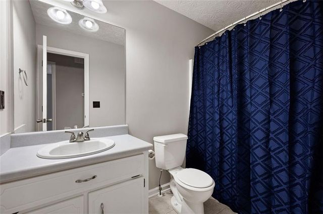 121 Greatwood Drive, White, GA 30184