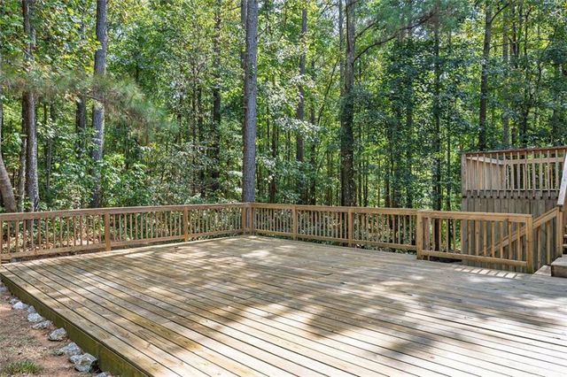 121 Greatwood Drive, White, GA 30184