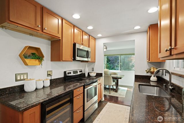 21806 NE 17th Court, Sammamish, WA 98074