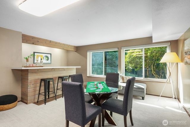 21806 NE 17th Court, Sammamish, WA 98074