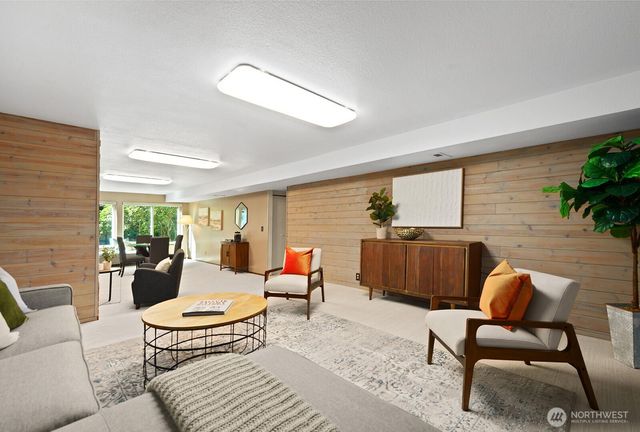 21806 NE 17th Court, Sammamish, WA 98074