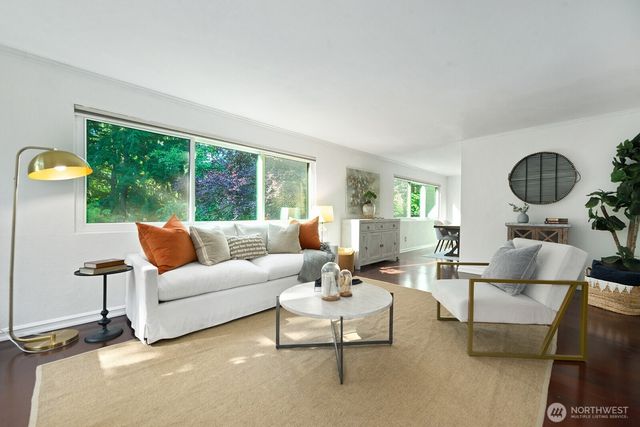 21806 NE 17th Court, Sammamish, WA 98074