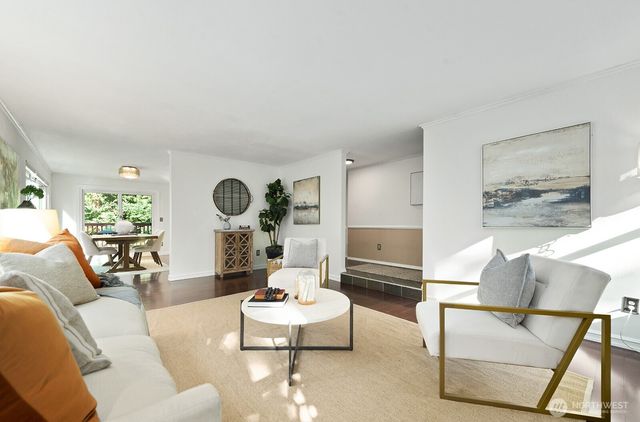 21806 NE 17th Court, Sammamish, WA 98074