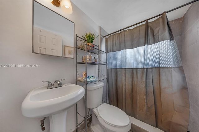 225 SW 18th Ave, Miami, FL 33135