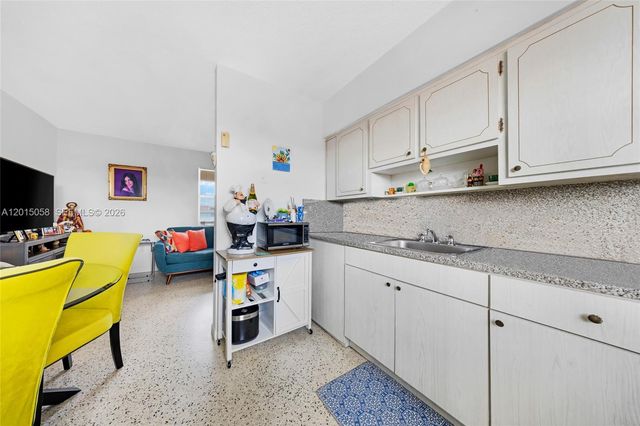 225 SW 18th Ave, Miami, FL 33135