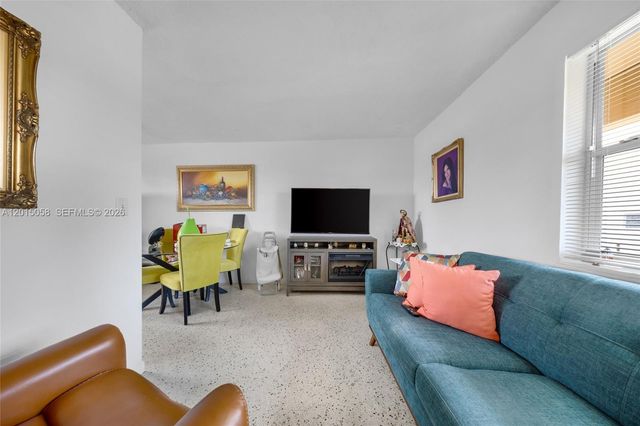 225 SW 18th Ave, Miami, FL 33135